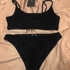 BIKINI- Adjustable straps, stretchy material